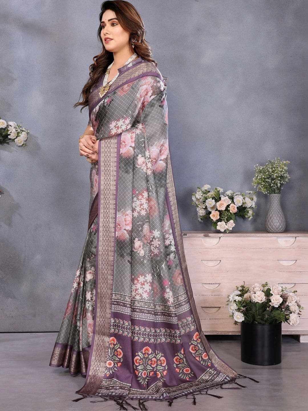 VS MALL Women Floral Silk Cotton Saree thumbnail 4