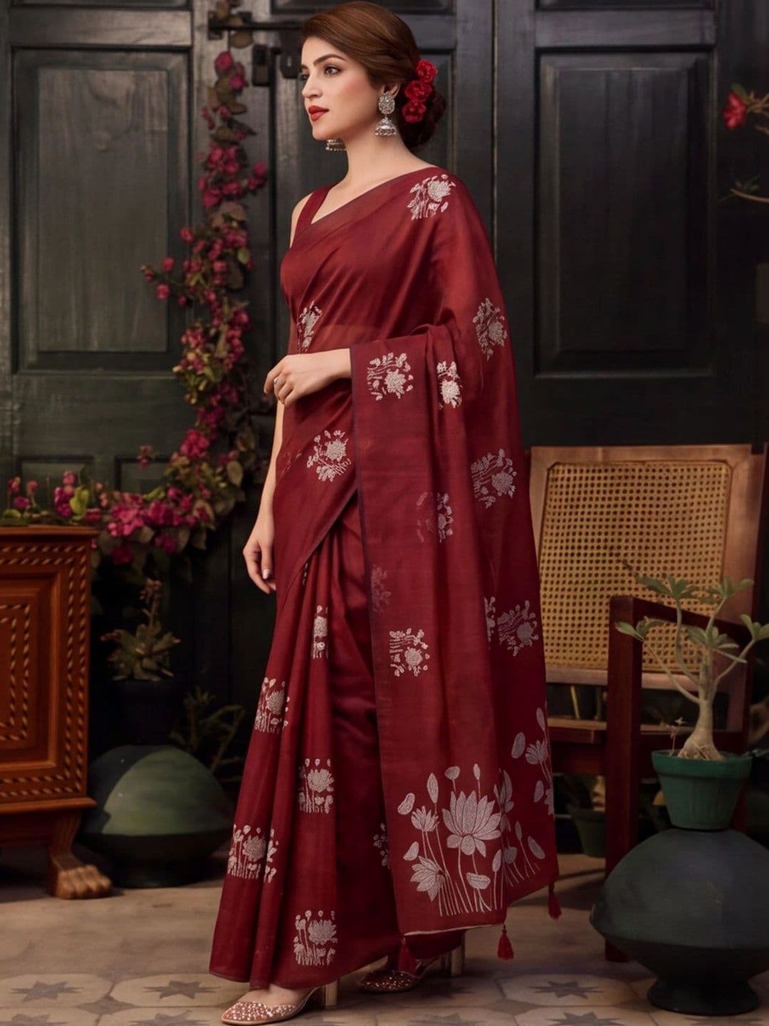 Mitera Floral Zari Silk Cotton Fusion Banarasi Saree thumbnail 2