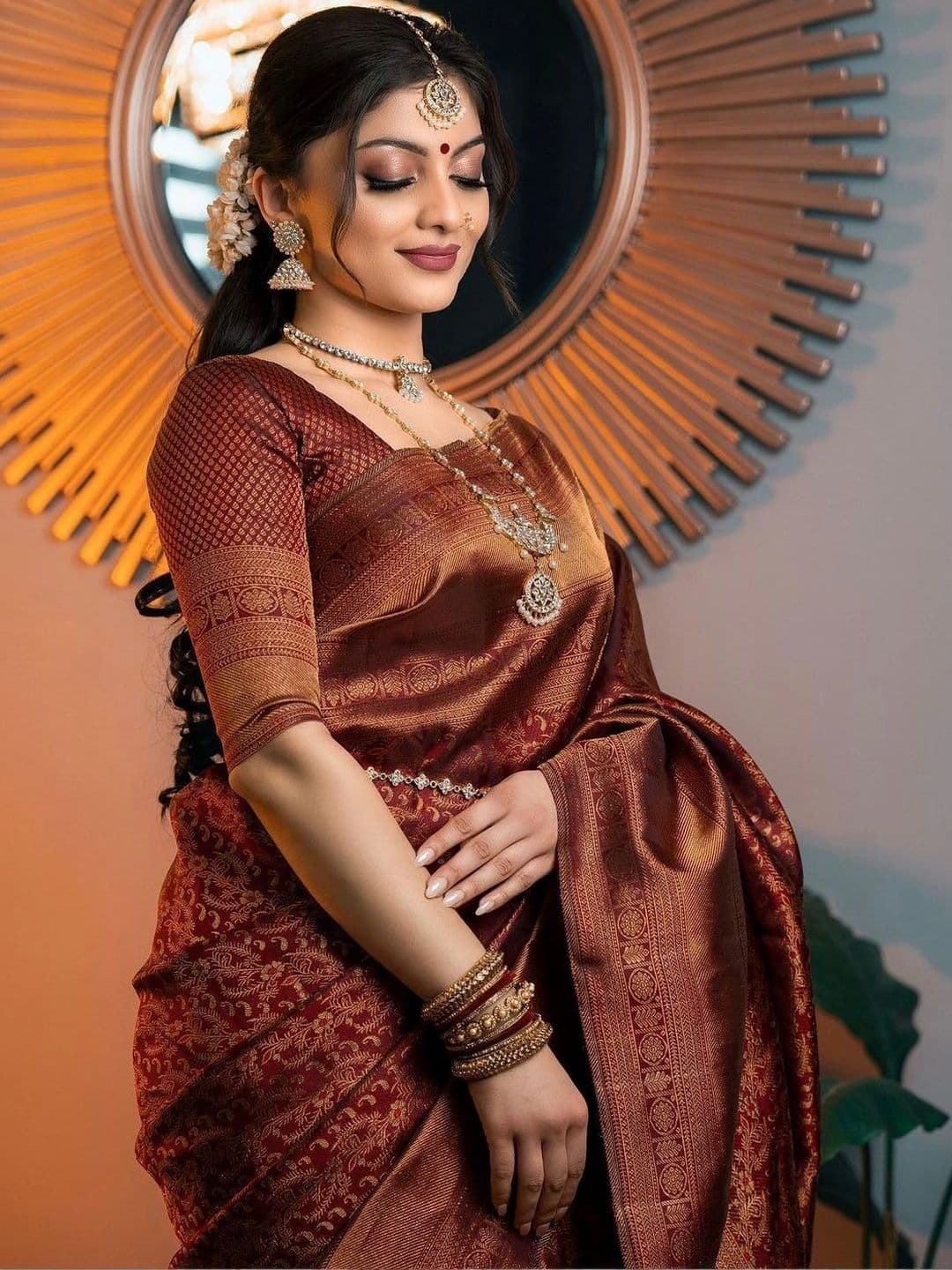 HERE&NOW Woven Design Zari Silk Blend Banarasi Saree thumbnail 2