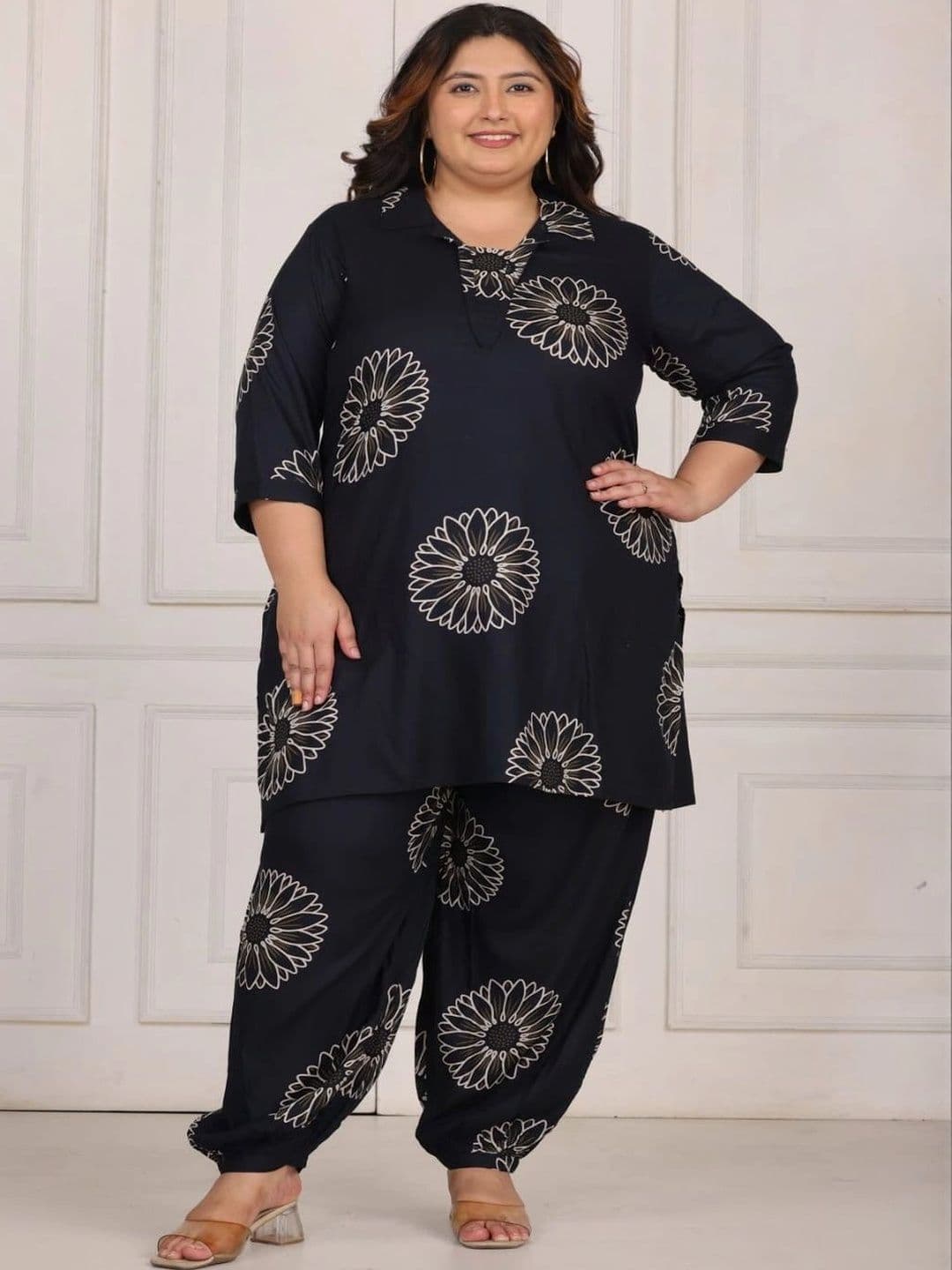 Sandhya's Plus Women Floral Printed Regular Kurta with Harem Pants - view 1