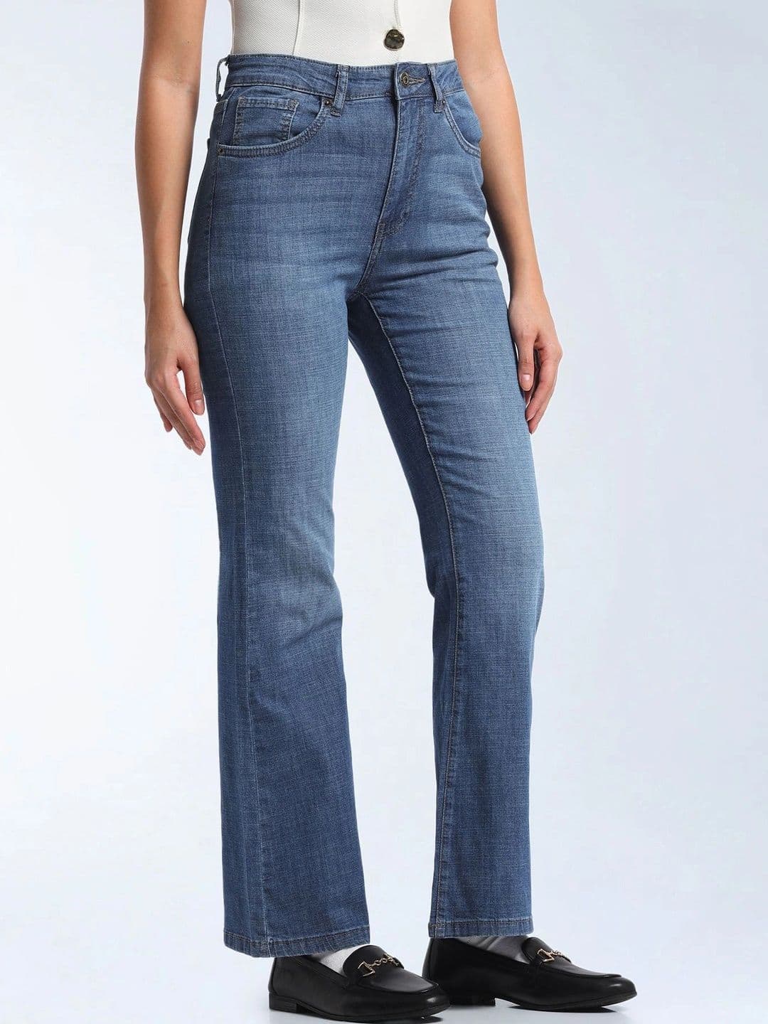 Flying Machine Women Bootcut High-Rise Light Fade Stretchable Jeans thumbnail 5