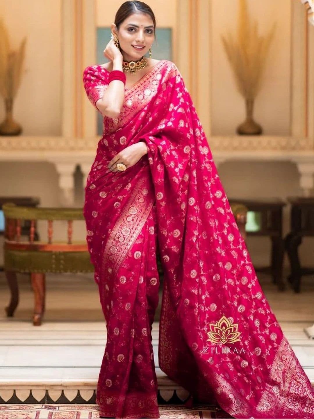 HERE&NOW Woven Design Zari Silk Blend Banarasi Saree thumbnail 3