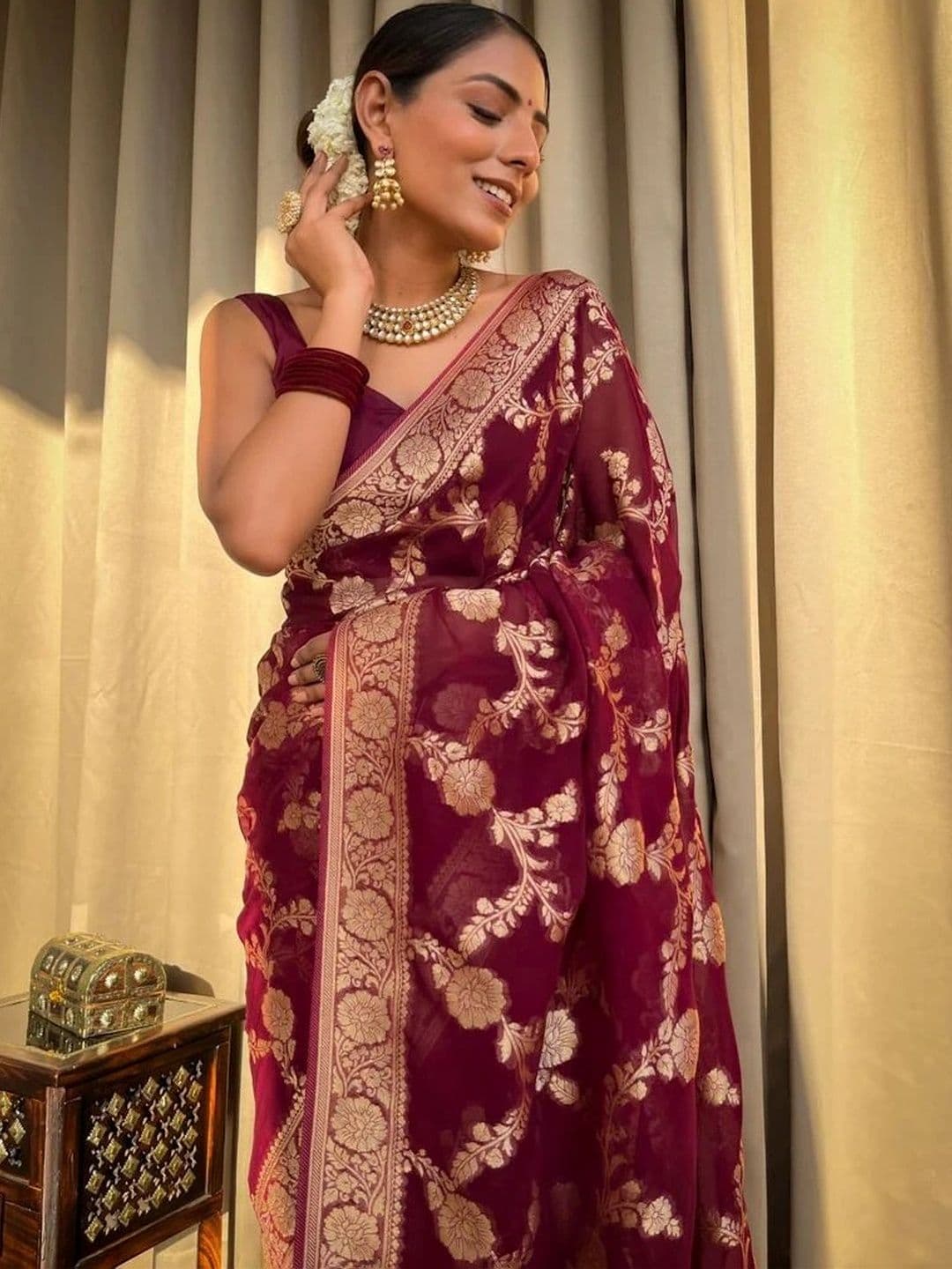 HERE&NOW Woven Design Zari Silk Blend Banarasi Saree thumbnail 2