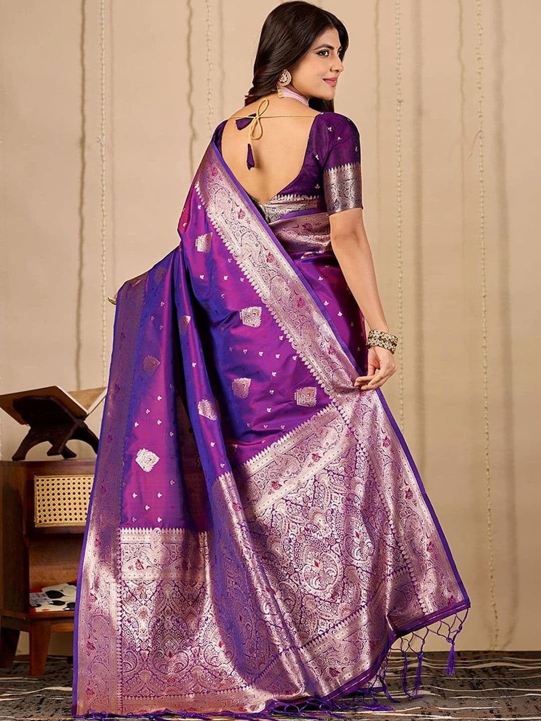 FABRINO Paisley Zari Banarasi Saree thumbnail 3