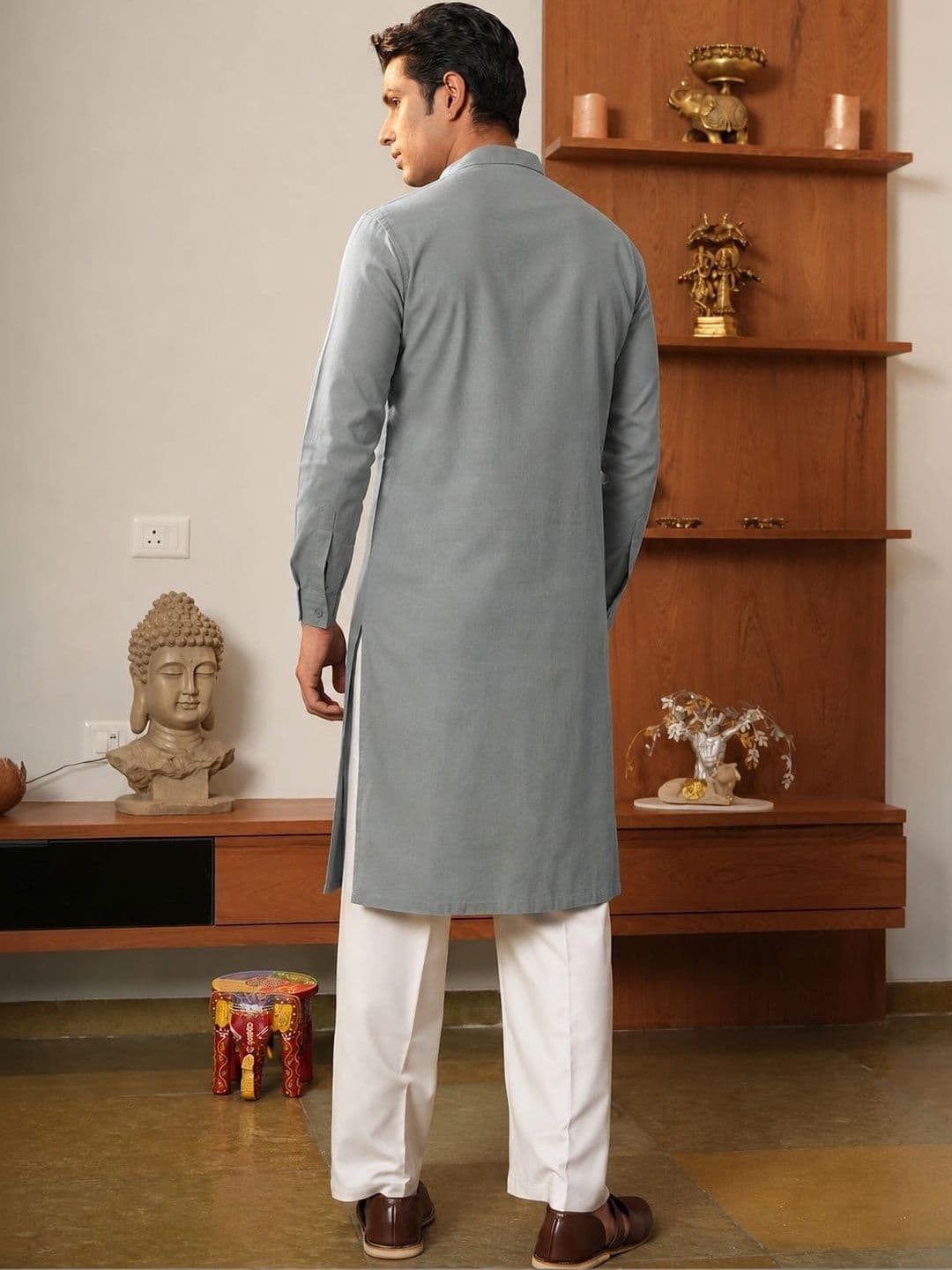 Anouk Men Pure Cotton Solid Knee Length Straight Kurta thumbnail 5