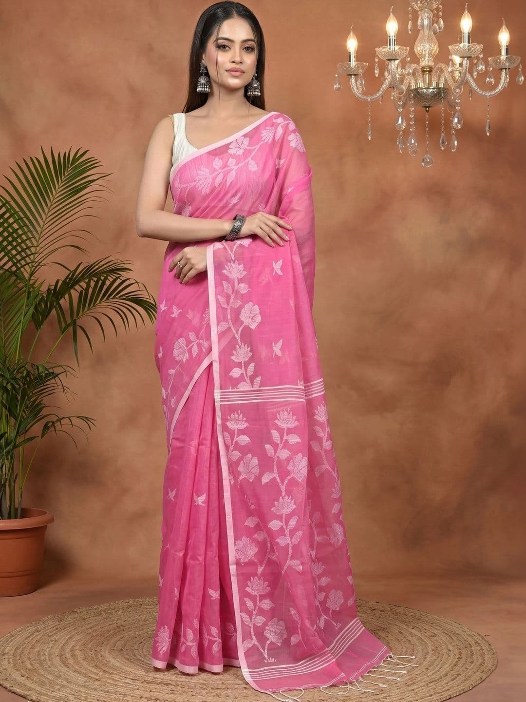 PuJoy Floral Sequinned Handloom Taant Saree thumbnail 7