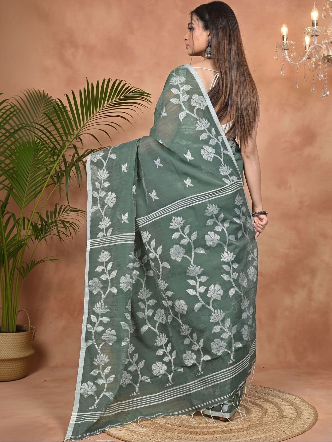 PuJoy Women Ethnic Motifs Sequinned Handloom Taant Saree thumbnail 5