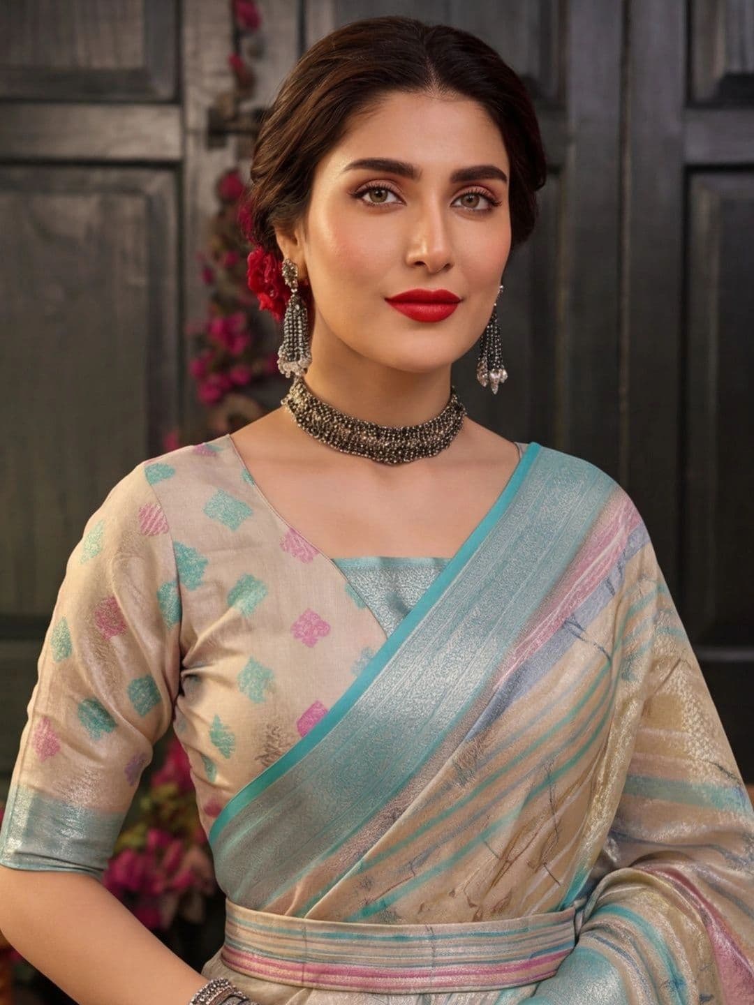 Mitera Women Floral Zari Silk Cotton Fusion Saree thumbnail 5