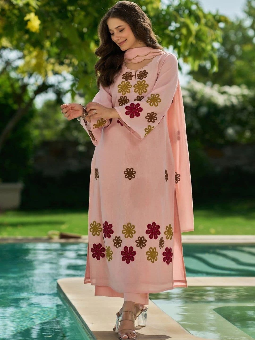 PEACH PIPER Women Floral Thread Work Chanderi Silk Kurta with Trousers & With Dupatta thumbnail 4