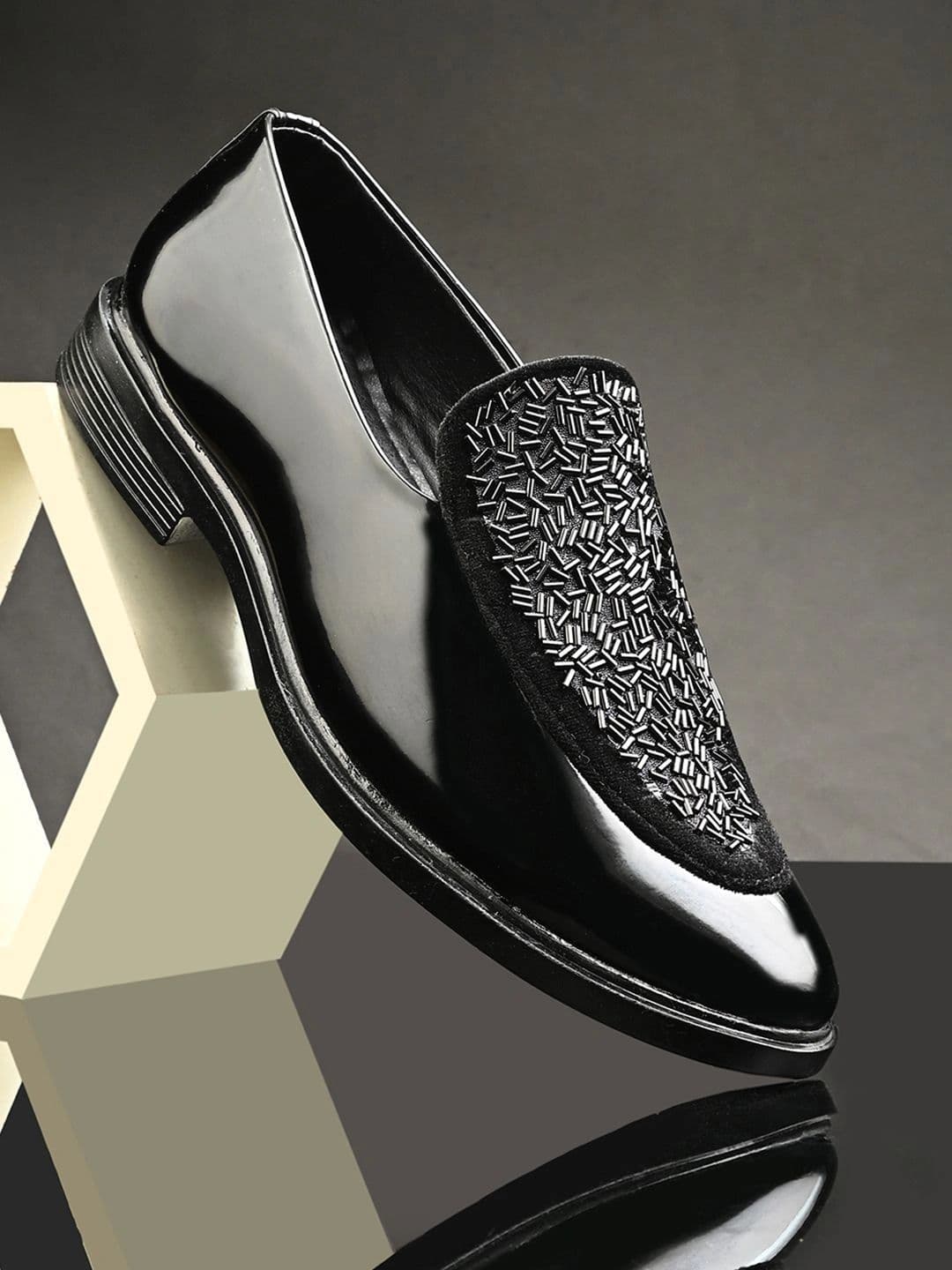 INVICTUS Men Textured PU Round Toe Slip-On Shoes - view 1