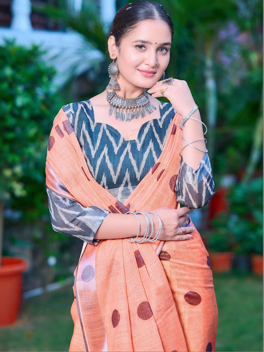 MANVAA Polka Dot Saree thumbnail 4