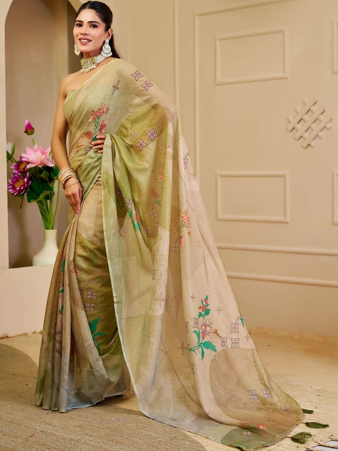 Maroosh Floral Silk Cotton Handloom Saree thumbnail 2