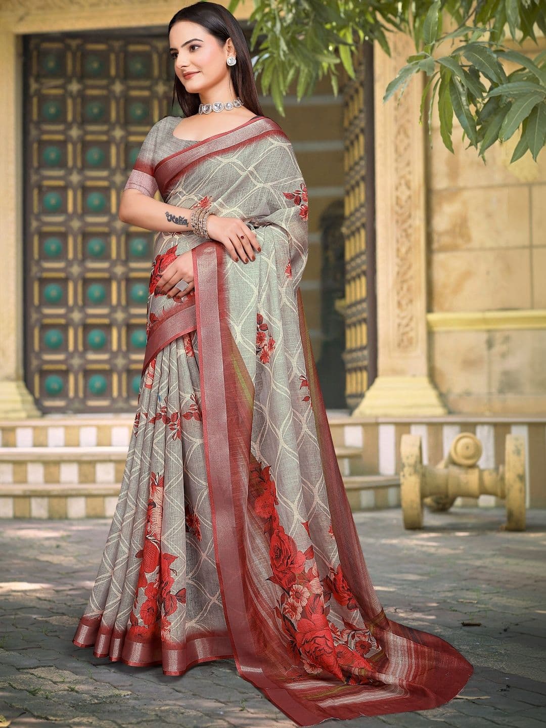 MANVAA Floral Saree thumbnail 7