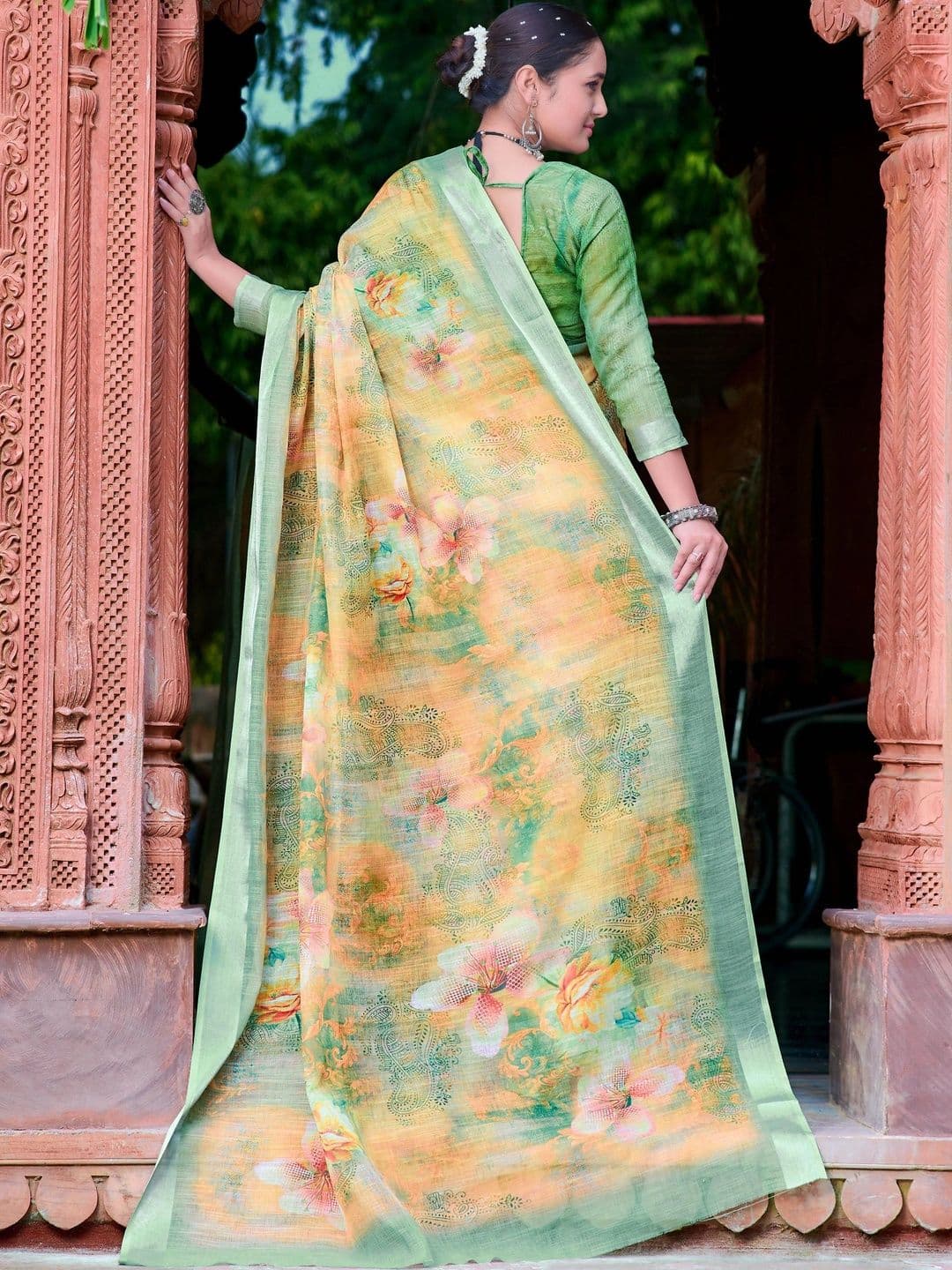Maroosh Floral Saree thumbnail 3