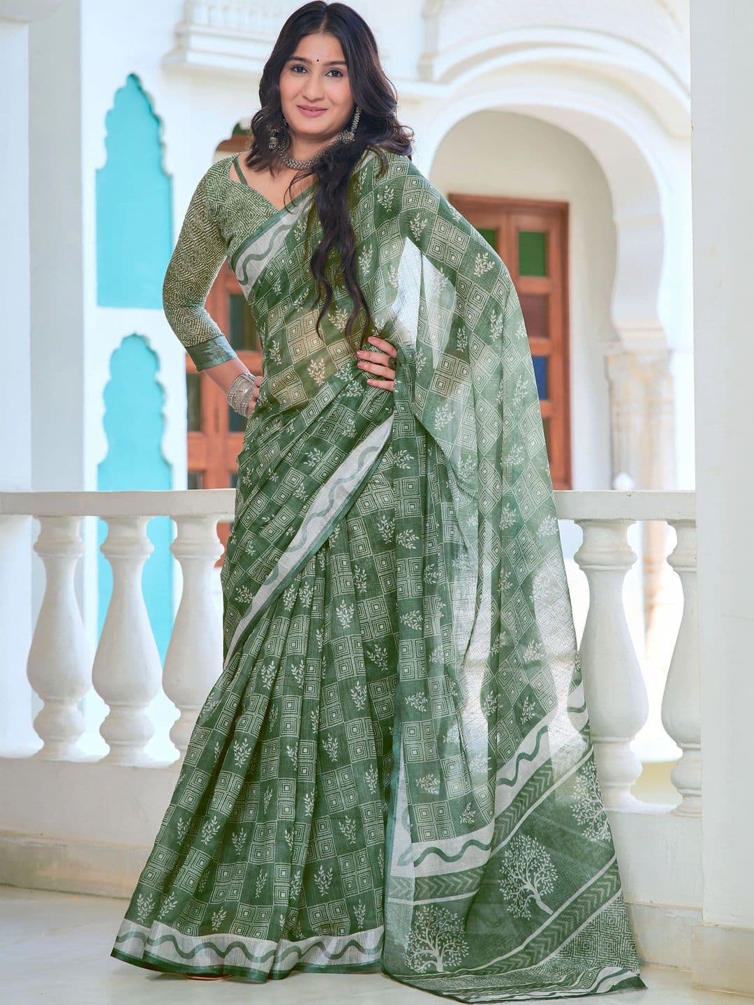 Maroosh Women Designer Saree  Floral Saree thumbnail 3