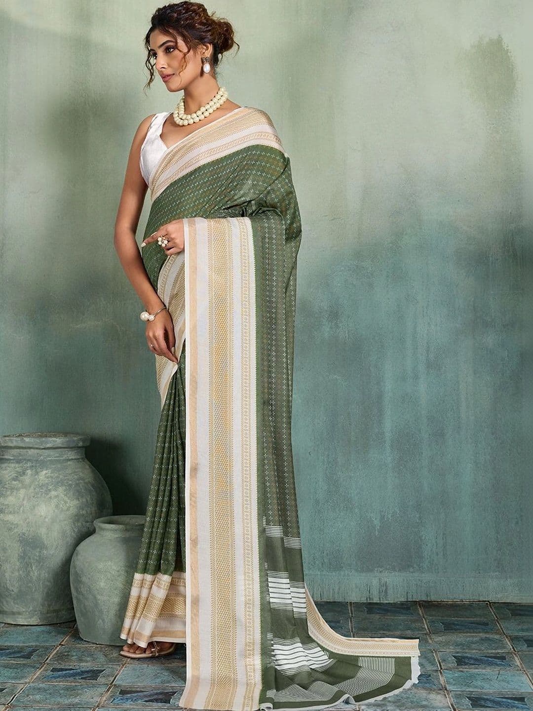 DWIJA FASHION Women Striped Saree thumbnail 5