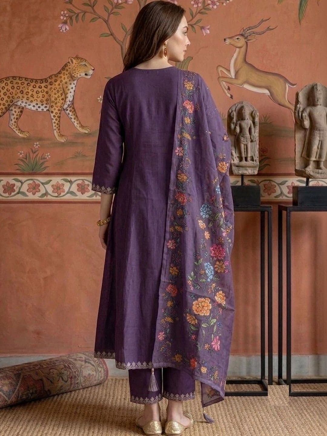 Sangria Women Embroidered Regular Thread Work Pure Silk Kurta with Trousers & With Dupatta thumbnail 2
