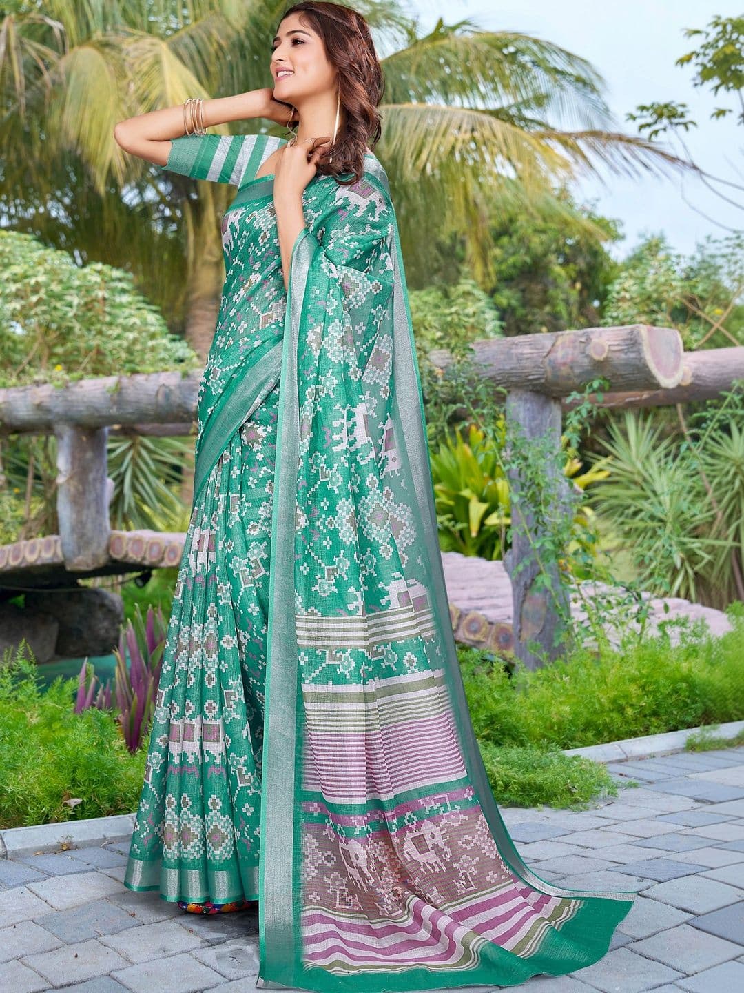 HERE&NOW Floral Saree thumbnail 2