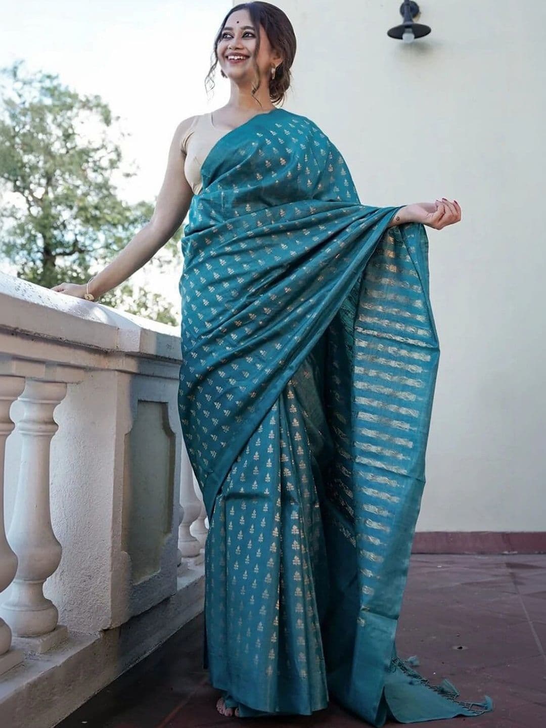 Mitera Woven Design Zari Silk Blend Banarasi Saree - view 1