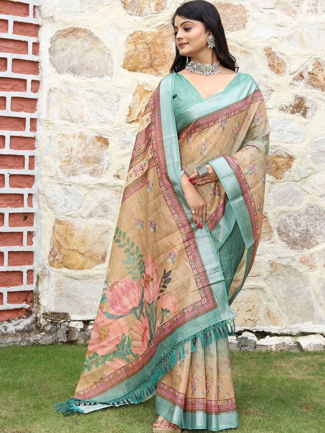 Maroosh Women Floral Silk Cotton Handloom Saree thumbnail 6