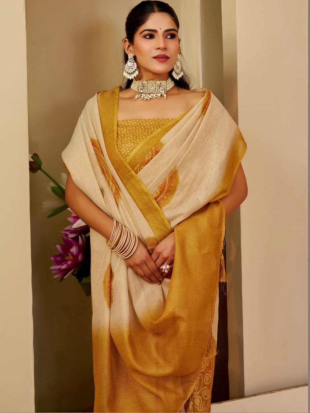 Maroosh Women  Floral Silk Cotton Handloom Saree thumbnail 7