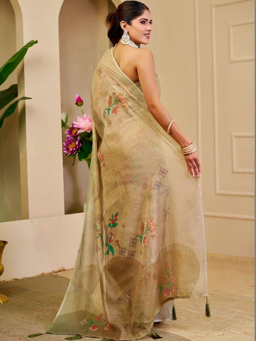 Maroosh Floral Silk Cotton Handloom Saree thumbnail 3