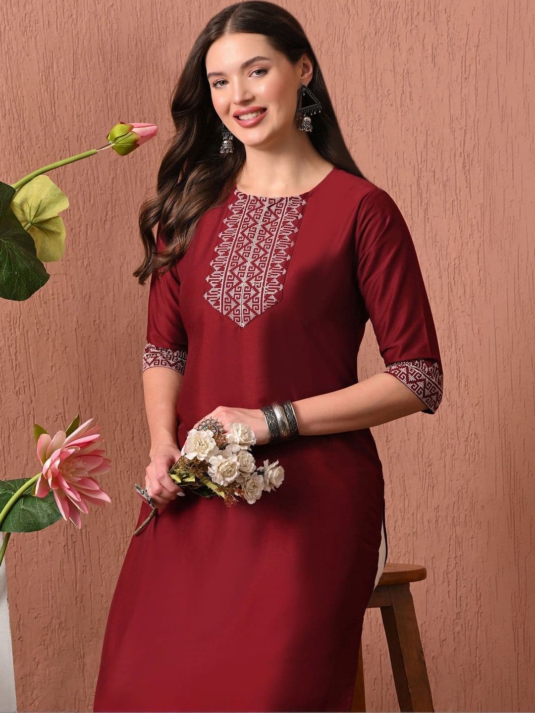 Sangria Women Embroidered Thread Work Kurta thumbnail 6