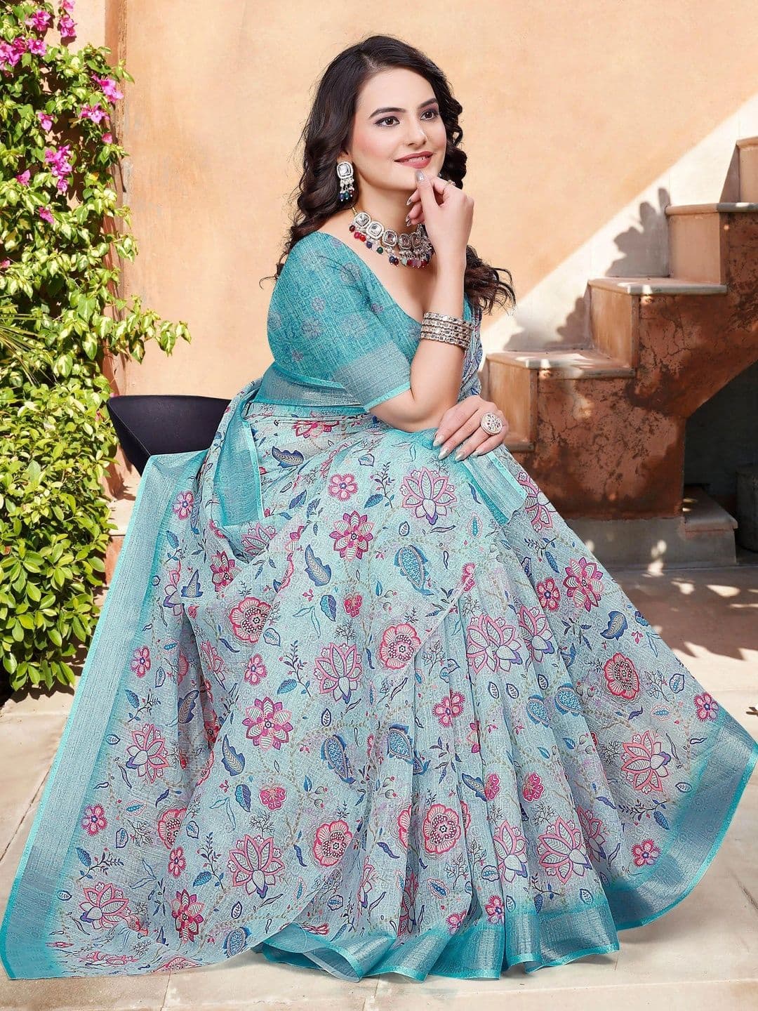 Maroosh Women Floral Printed Saree with Blouse Piece thumbnail 7