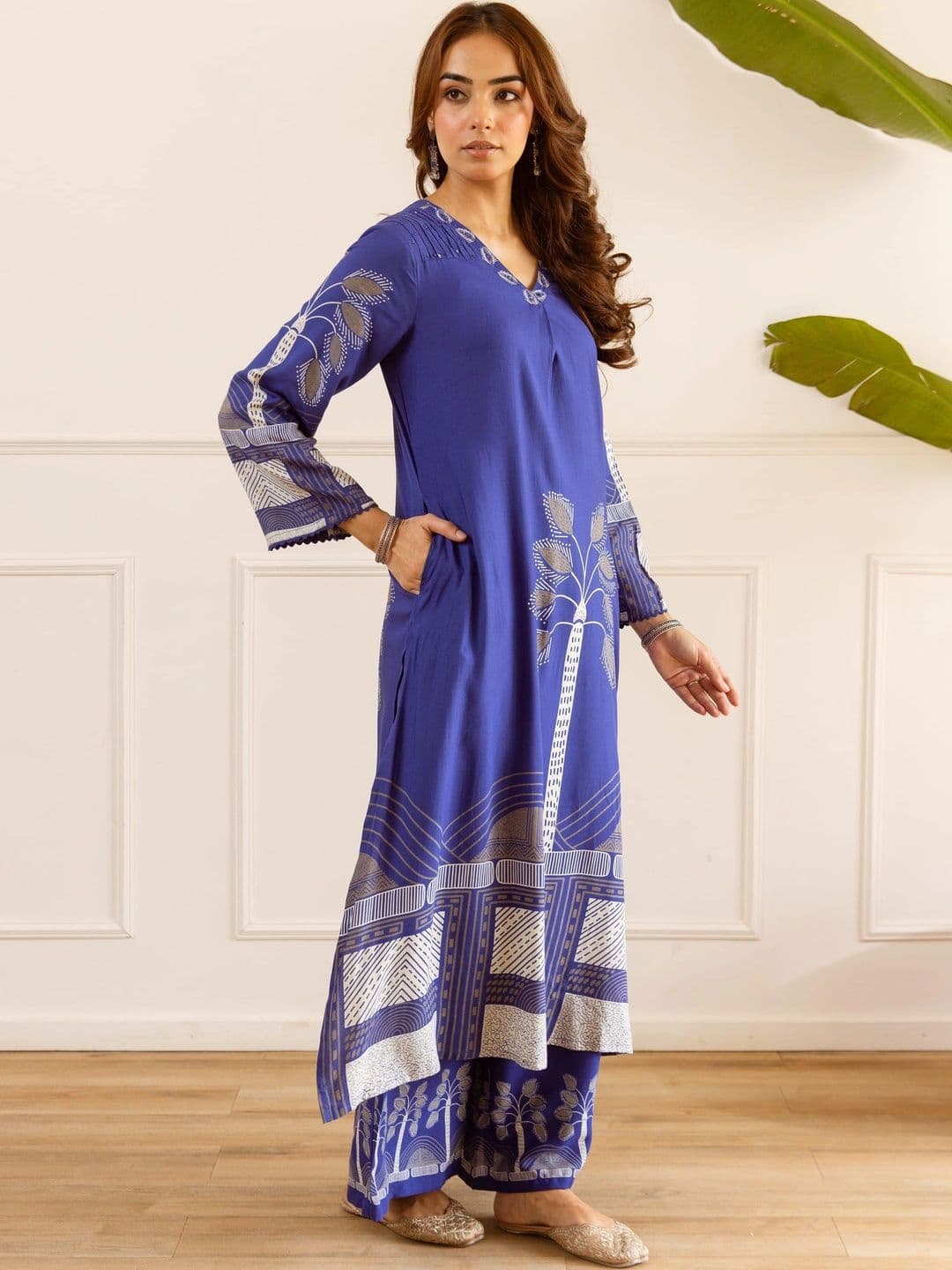 Sangria Women Ethnic Motifs Printed Regular Kurta with Palazzos thumbnail 3