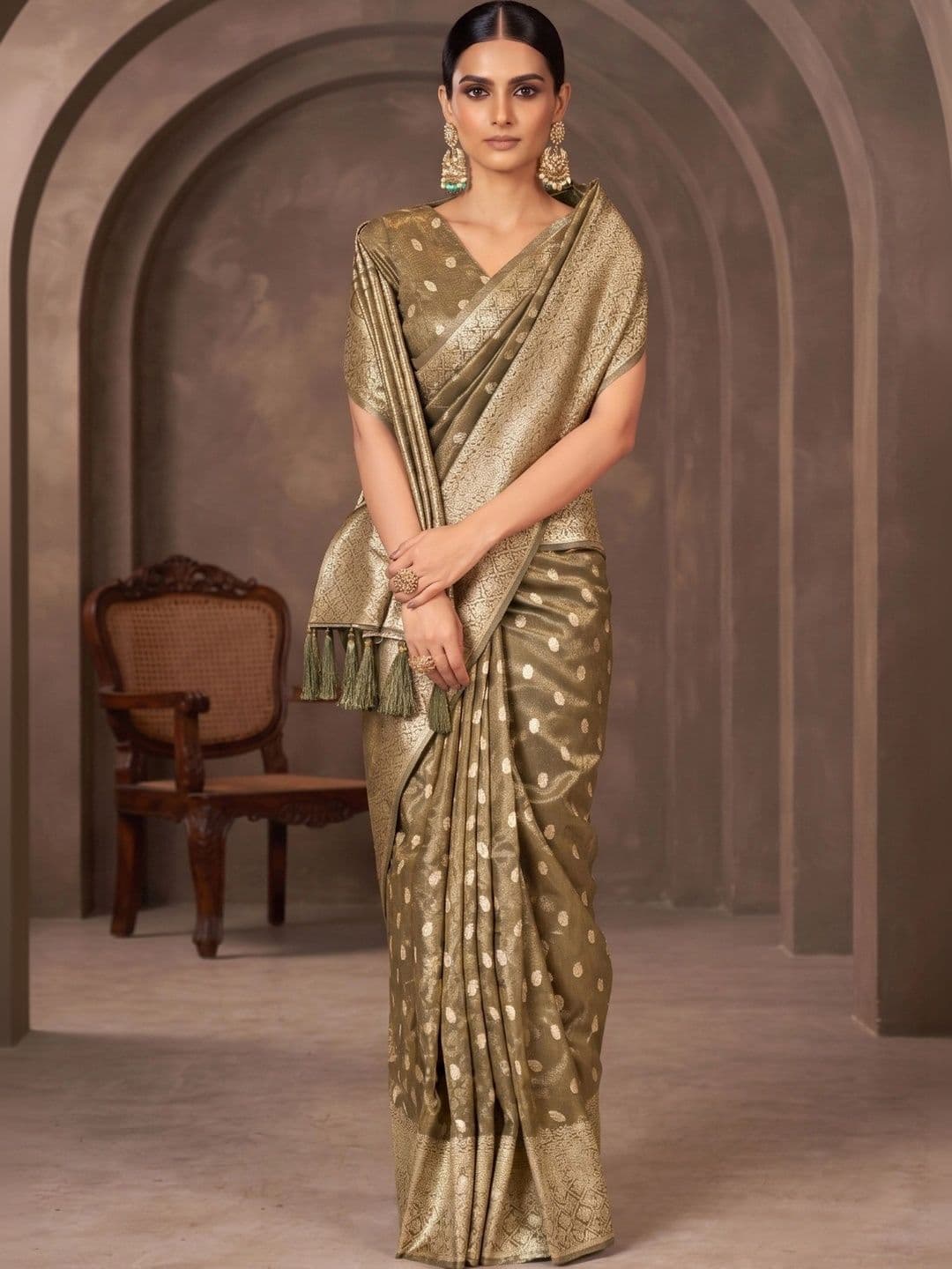 MONJOLIKA FASHION Woven Design Zari Silk Blend Designer Bomkai silk Saree thumbnail 7