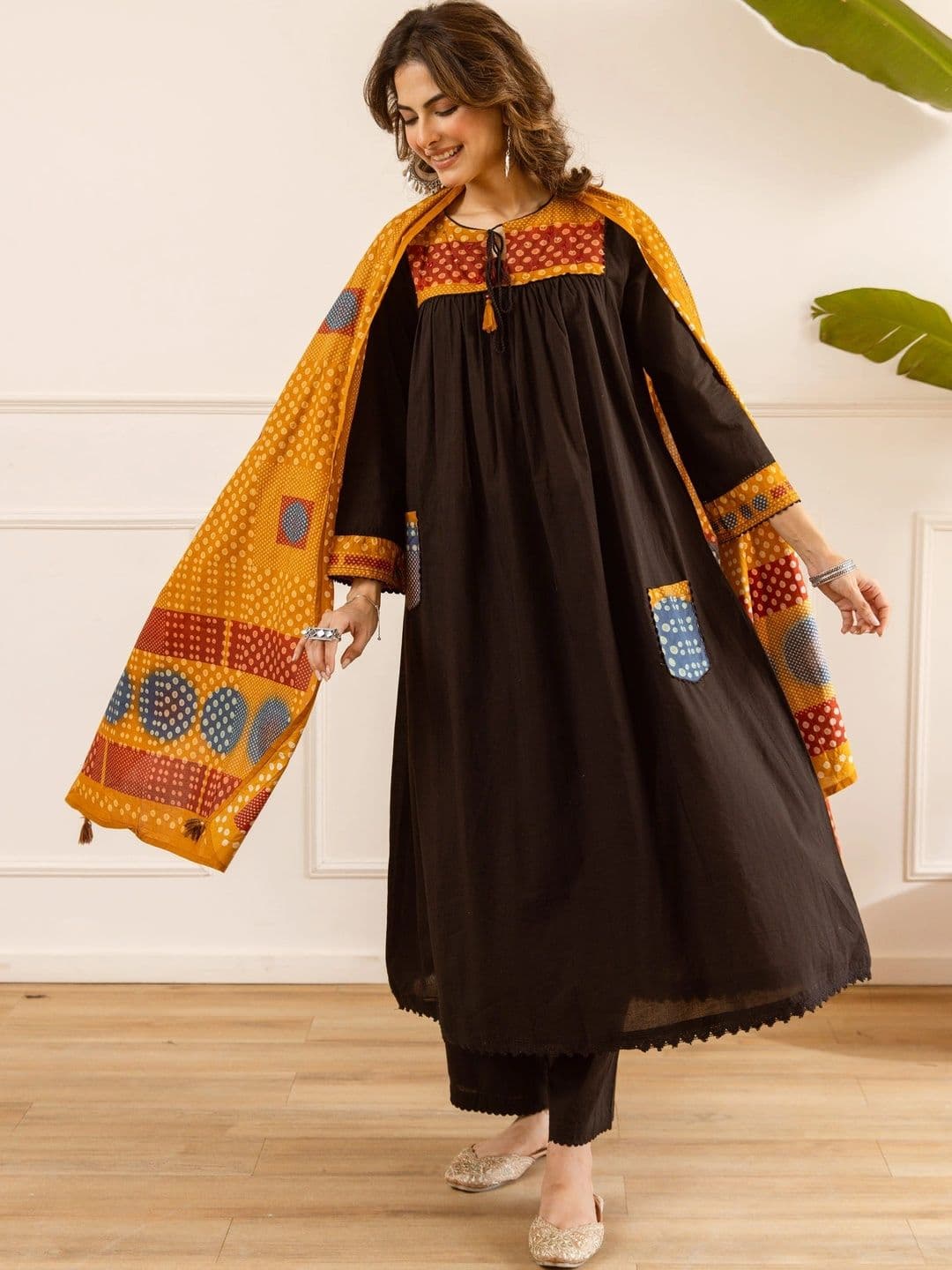 Sangria Women Ethnic Motifs Printed Empire Pure Cotton Kurta with Trousers & With Dupatta thumbnail 2