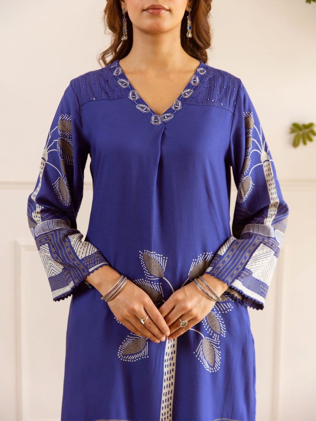 Sangria Women Ethnic Motifs Printed Regular Kurta with Palazzos thumbnail 6