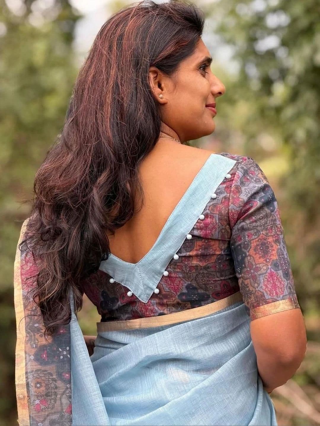 vidhyarani Floral Saree thumbnail 3