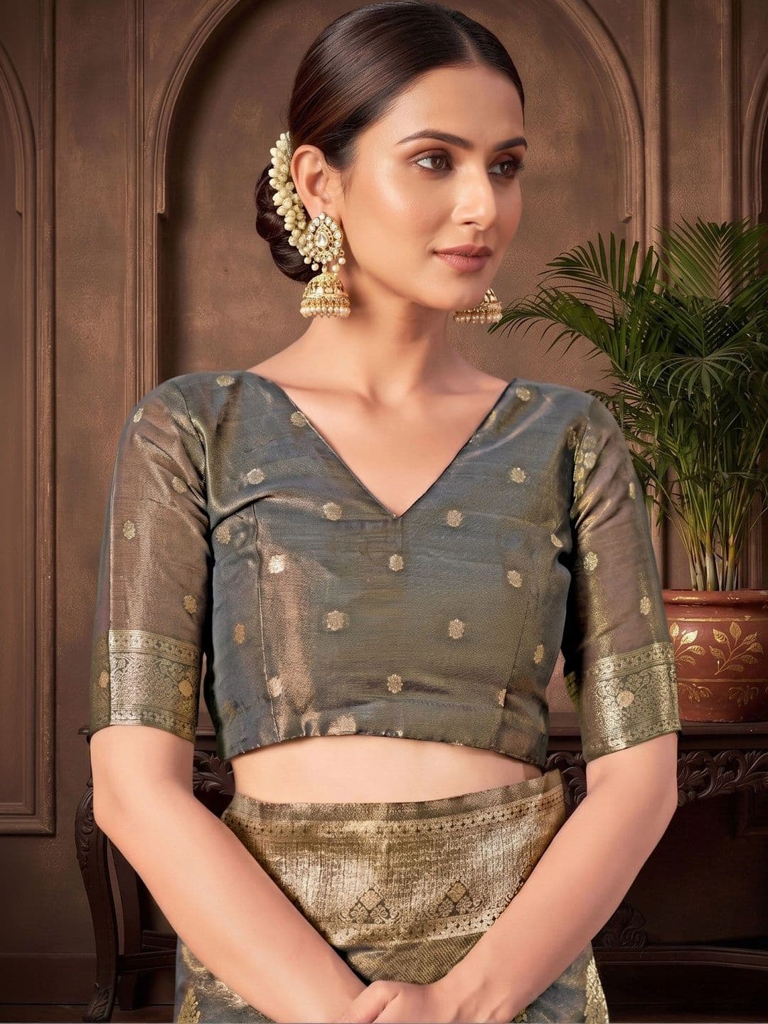 MONJOLIKA FASHION Embellished Zari Silk Blend Designer Bomkai silk Saree thumbnail 3