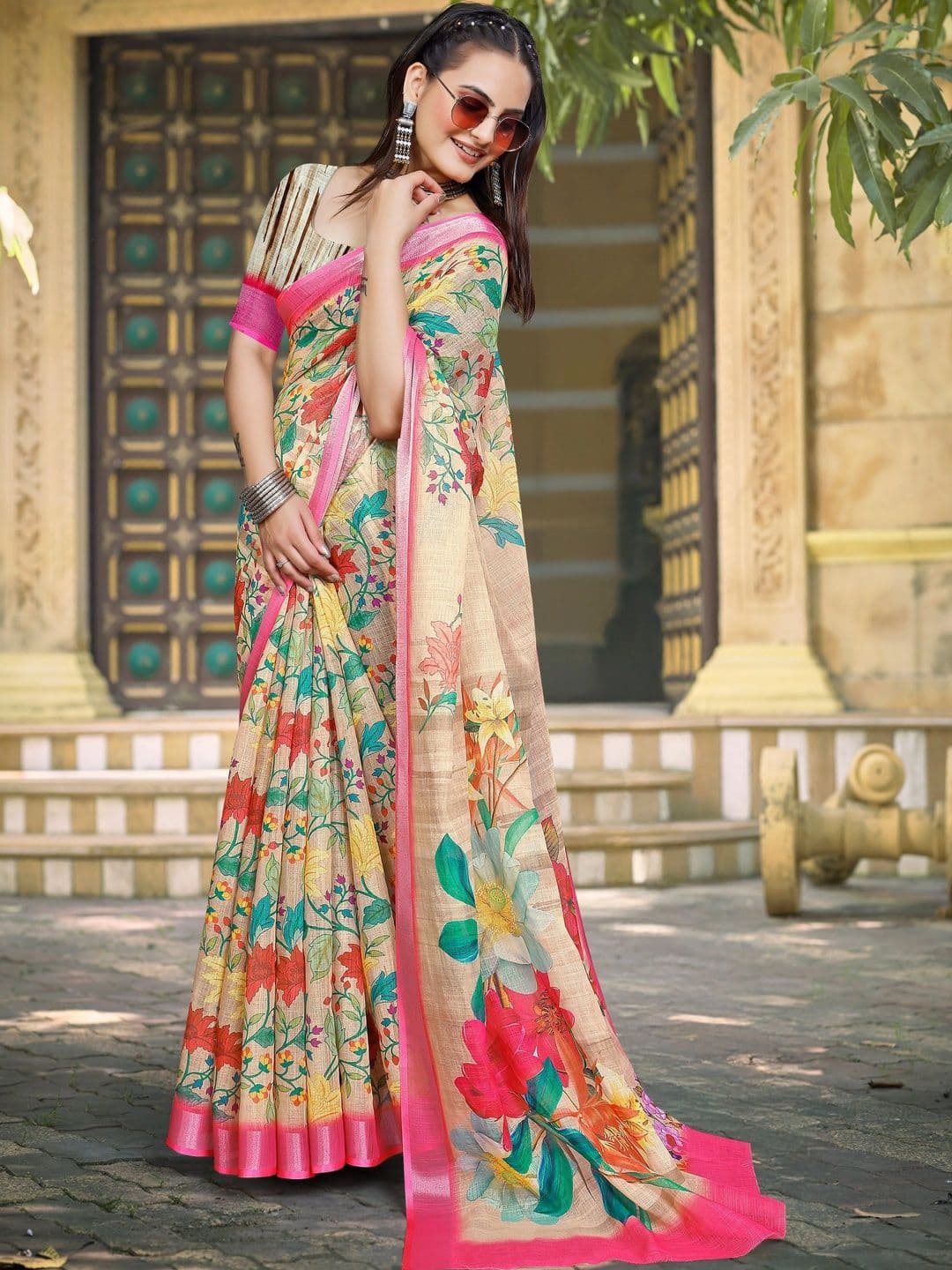 MANVAA Women Floral Saree thumbnail 5