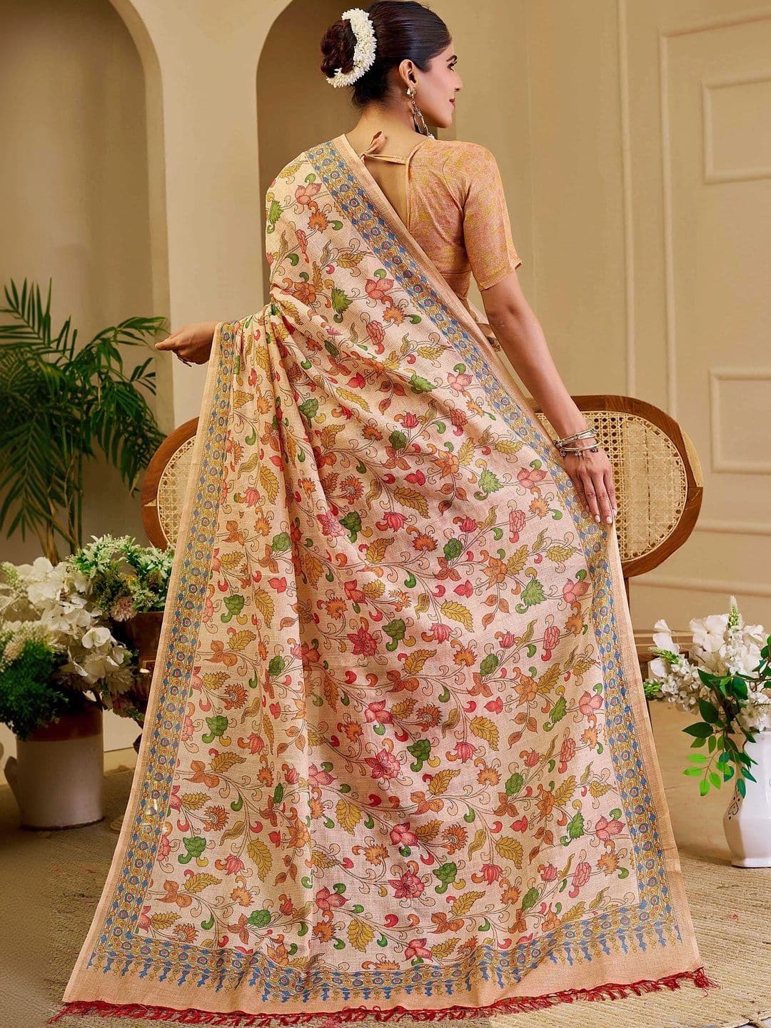 Maroosh Women Kalamkari Printed Silk Cotton Handloom Saree thumbnail 7