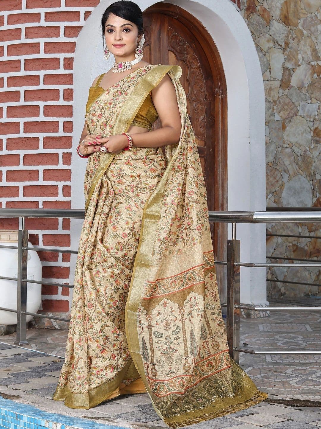 MANVAA Women  Floral Zari Silk Cotton Handloom Saree thumbnail 2