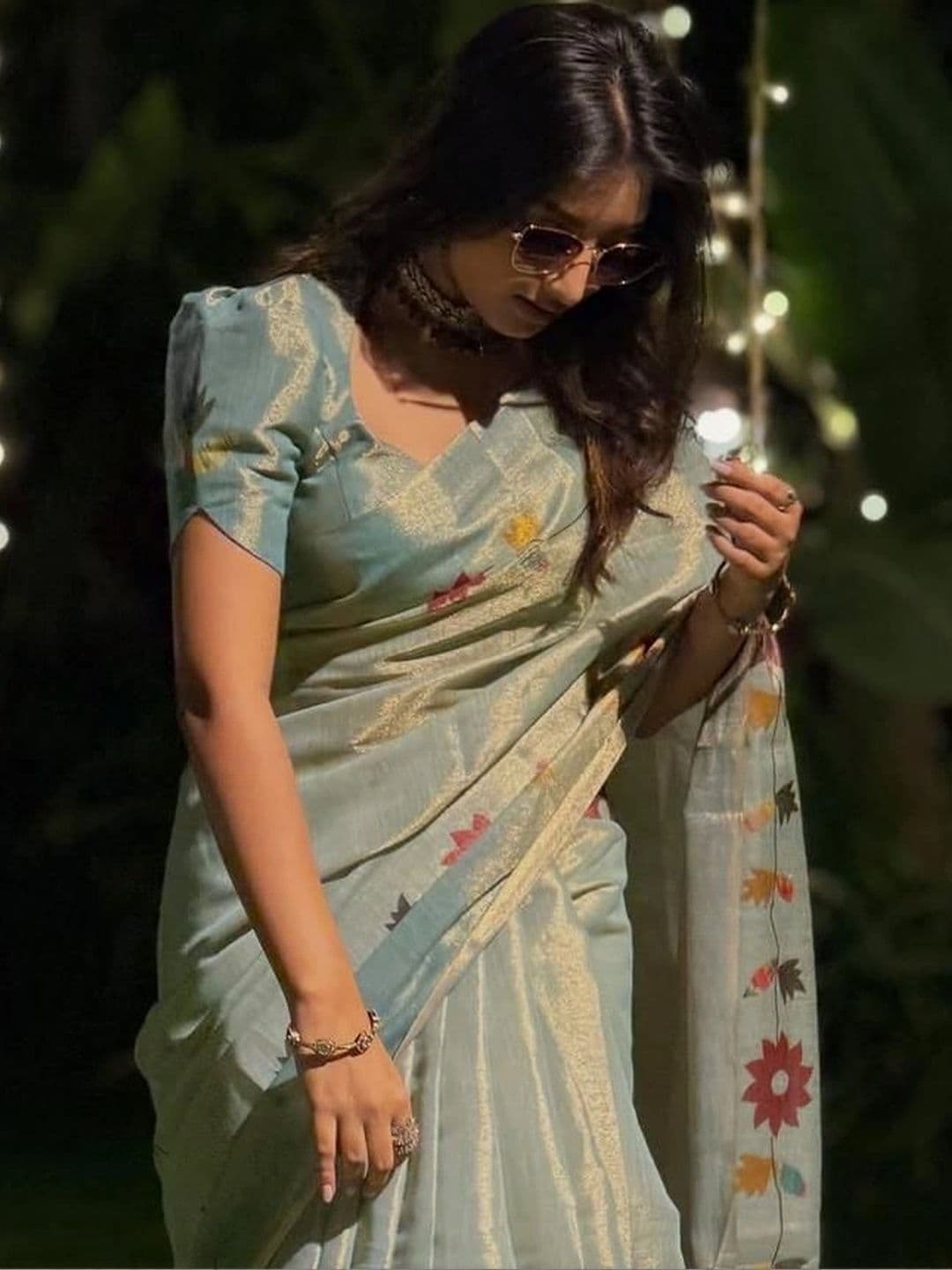 vidhyarani Women Floral Printed Modal Silk Saree thumbnail 4