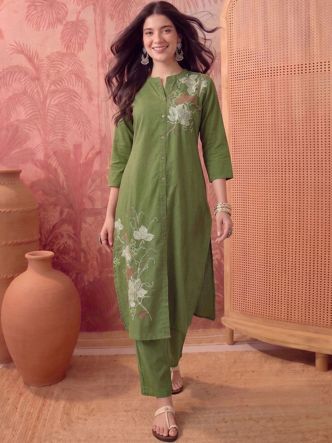 Sangria Women Floral Embroidered Regular Thread Work Kurta with Trousers - view 1