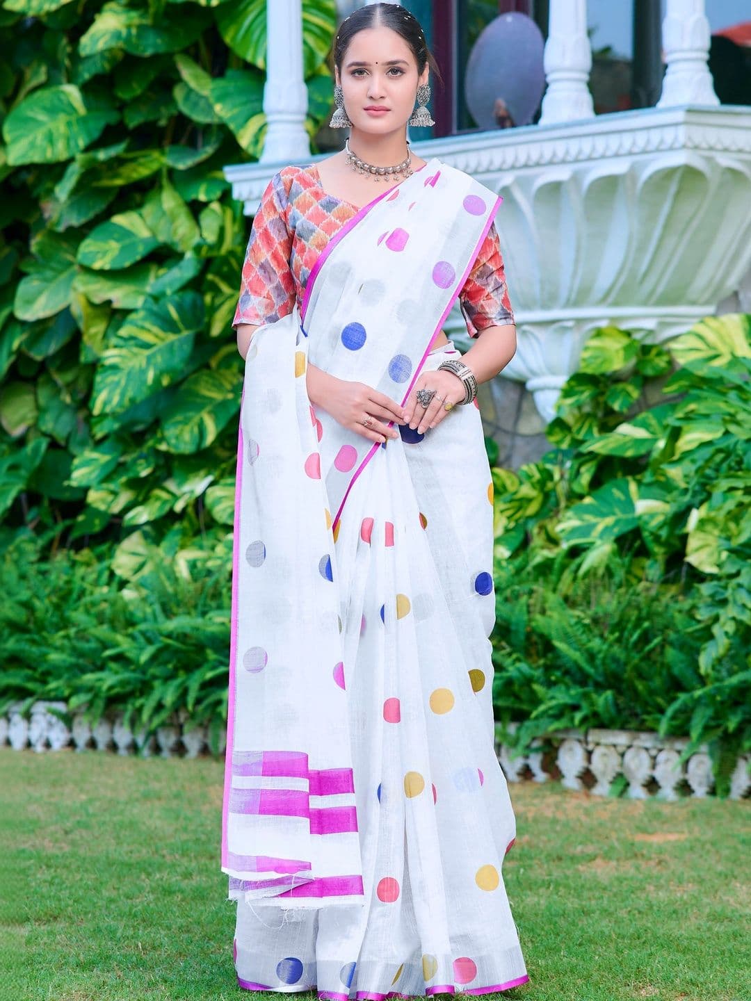 MANVAA Women Polka Dot Printed Saree with Blouse Piece thumbnail 4