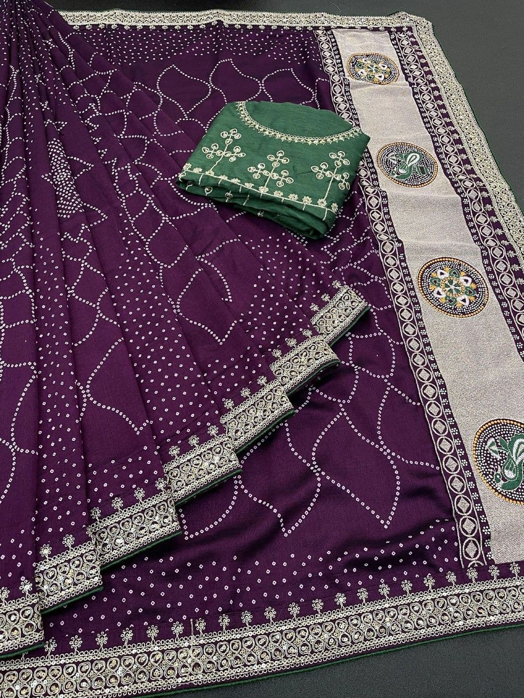 SmileyFashion Bandhani Embroidered Art Silk Designer Saree thumbnail 4