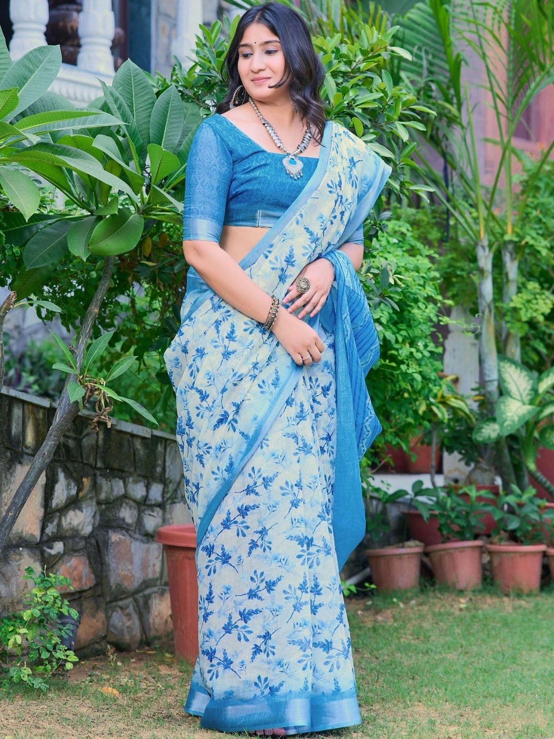 MANVAA Floral Fusion Saree thumbnail 2