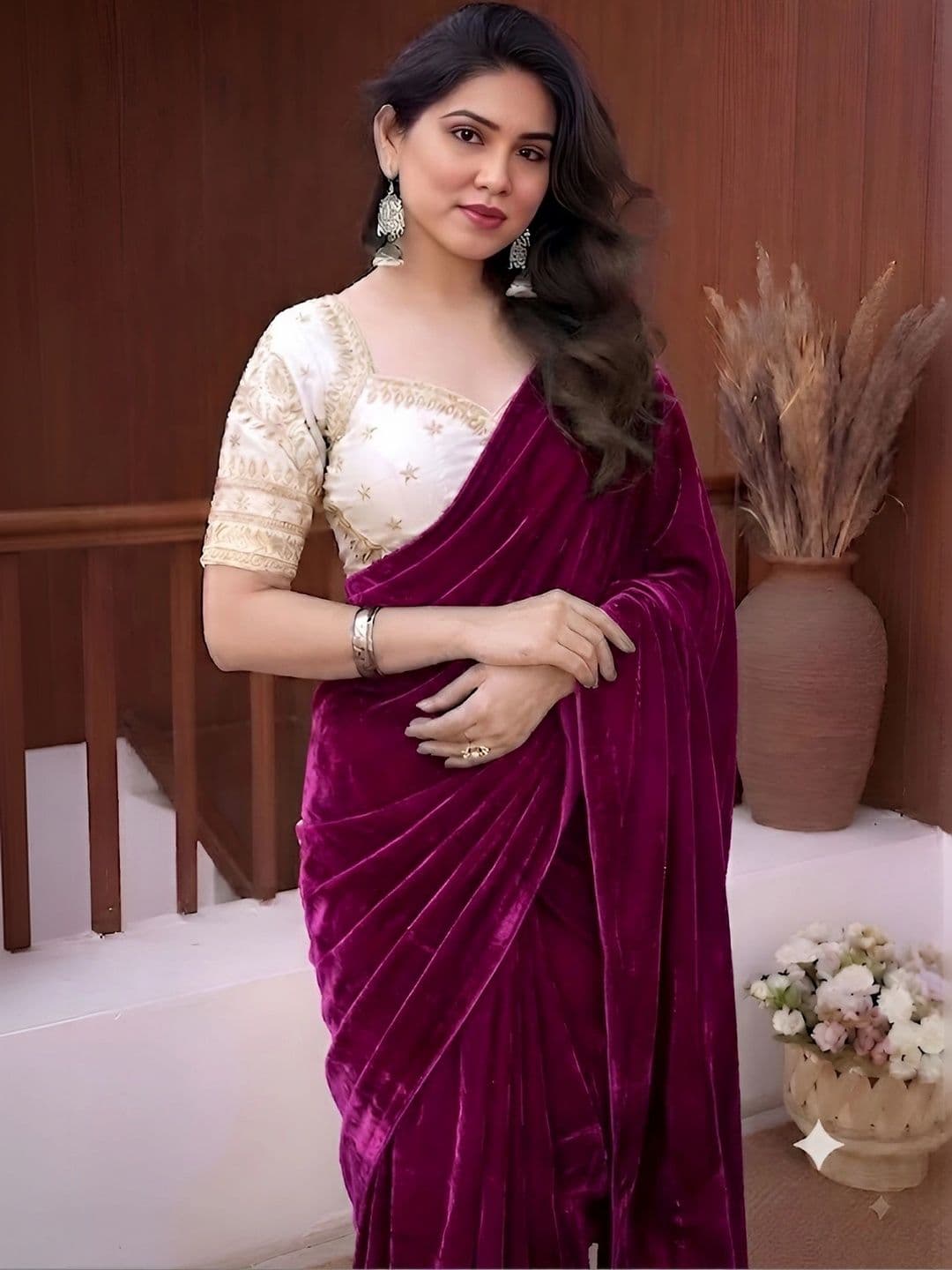 VRAGI Embroidered Saree thumbnail 5