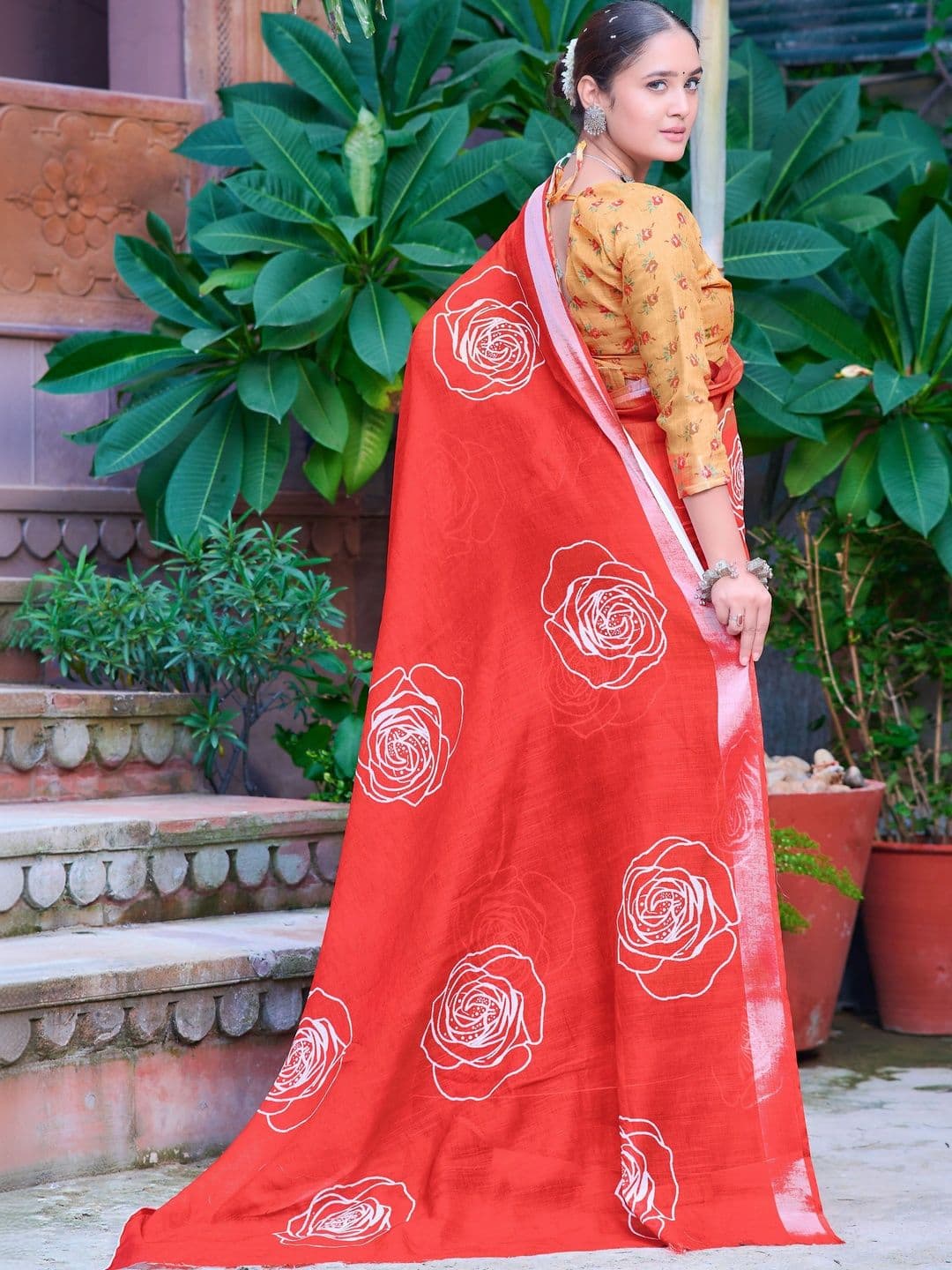 Maroosh Floral Saree thumbnail 4