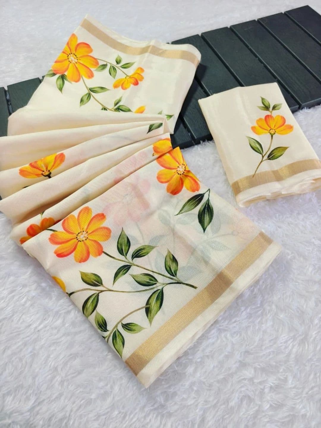 vidhyarani Floral Saree thumbnail 5