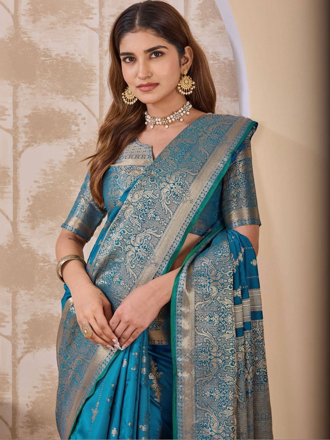 Maharanga Woven Design Zari Art Silk Banarasi Saree thumbnail 6