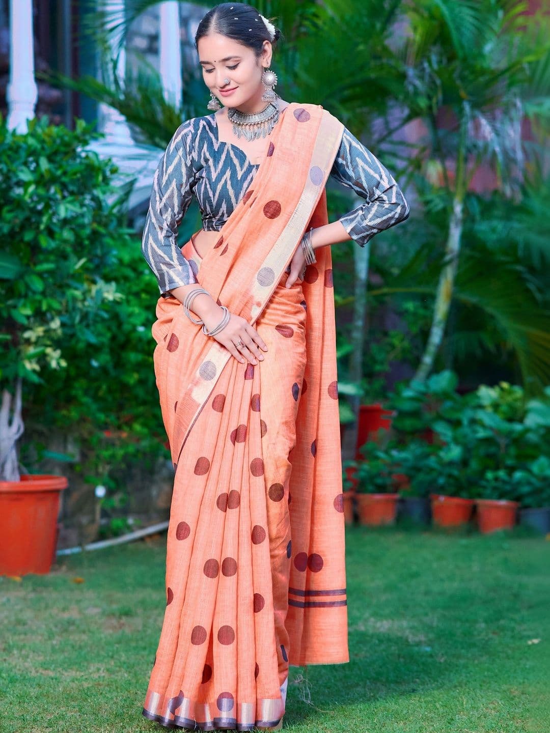 Maroosh Polka Dot Fusion Saree thumbnail 4