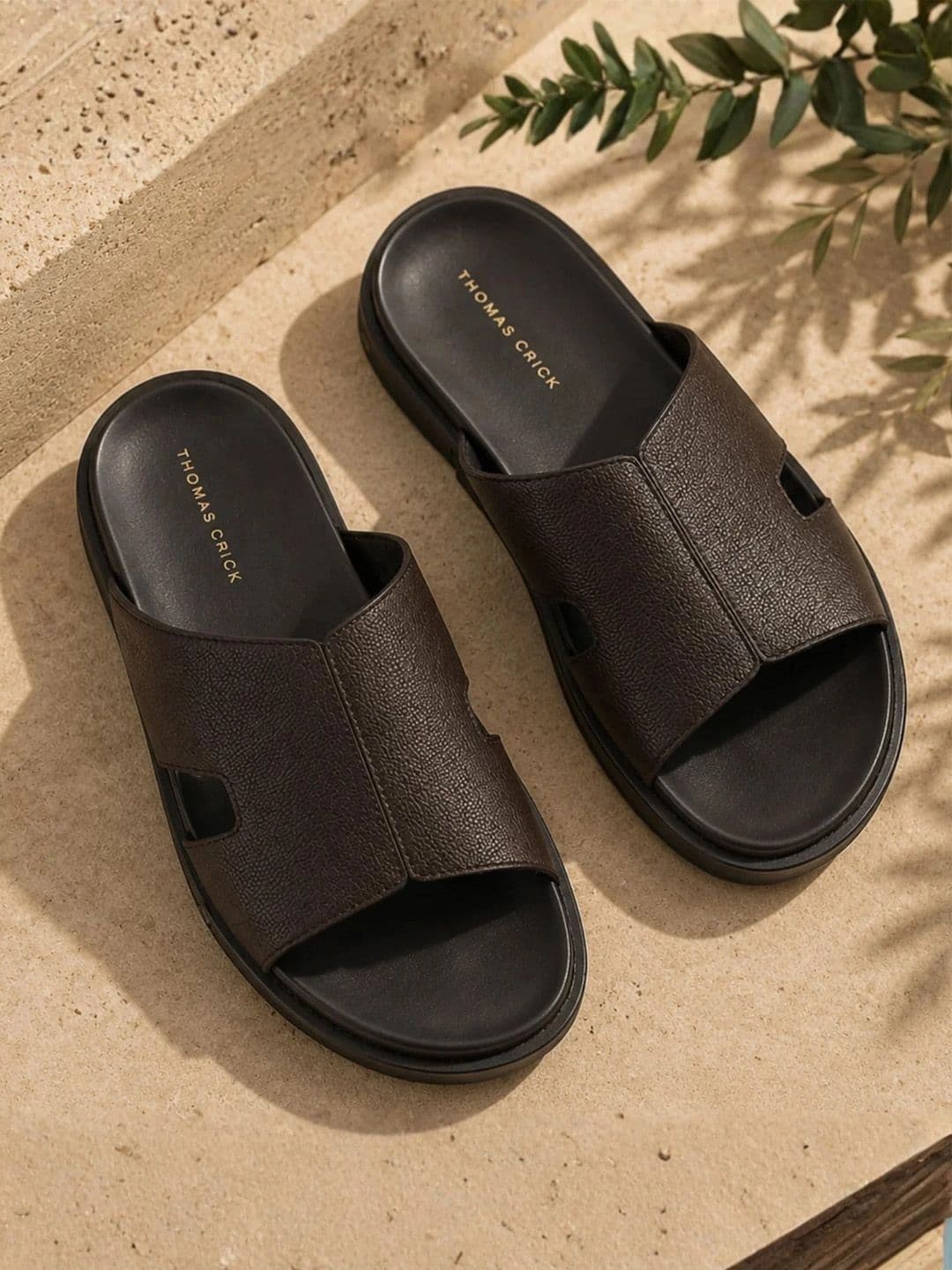 THOMAS CRICK Men Brown Leather Shoe-Style Sandals - view 1