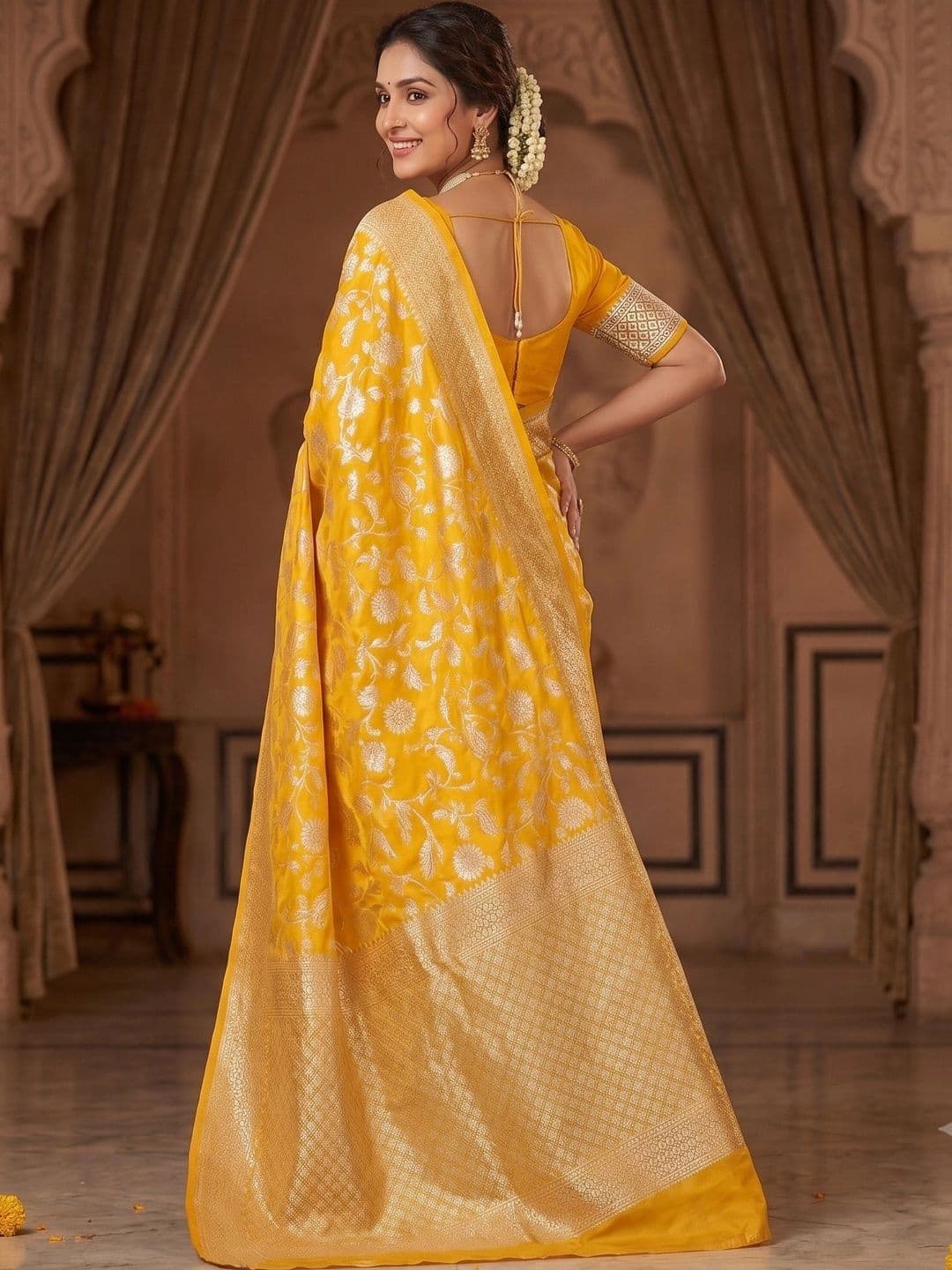 Milvia Ethnic Motifs Zari Silk Blend Designer Banarasi Saree thumbnail 5