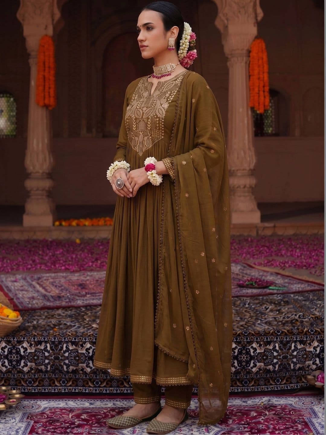 Navlik Women Embroidered Regular Chanderi Silk Kurta with Trousers & With Dupatta thumbnail 2